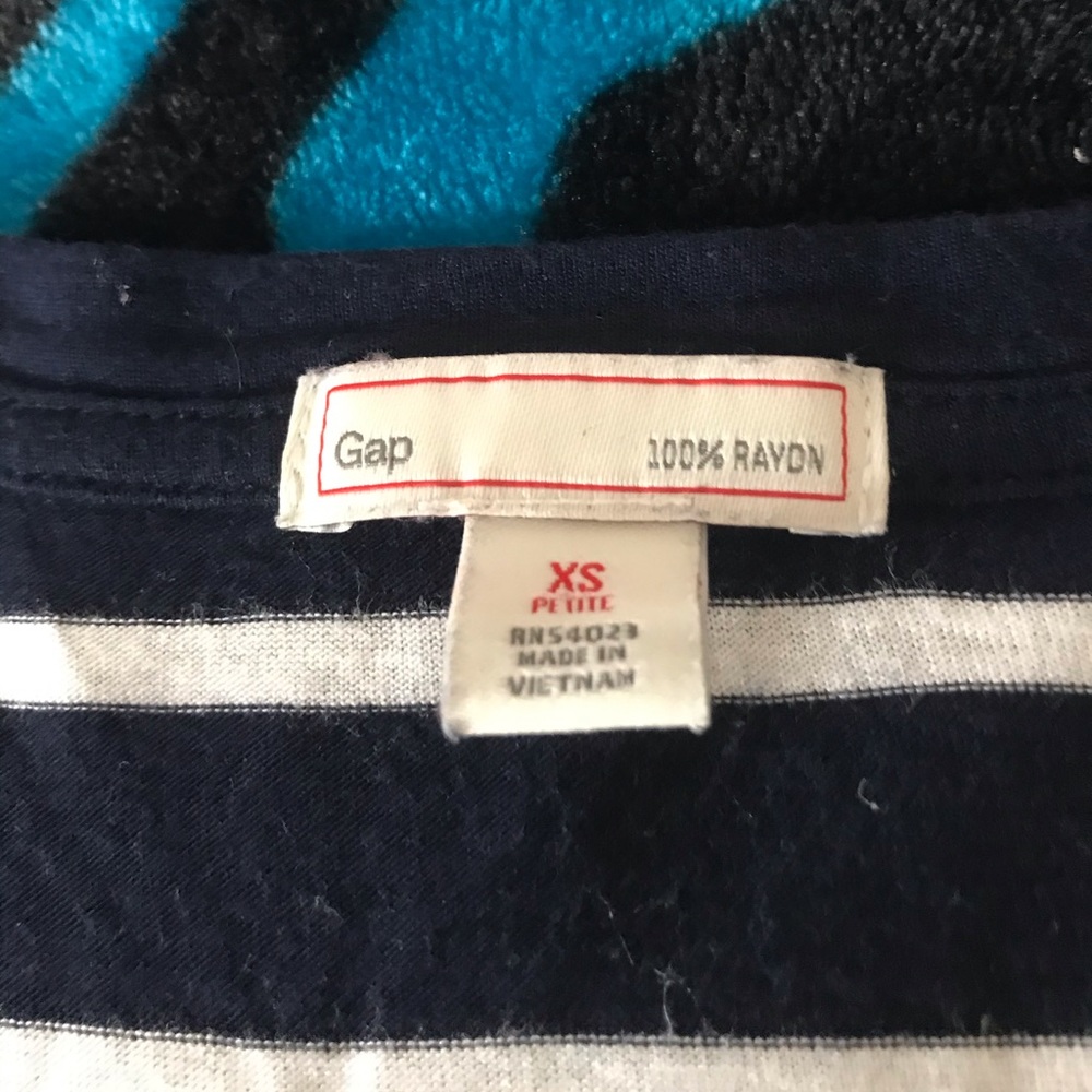 GAP t-shirt - Picture 2 of 2